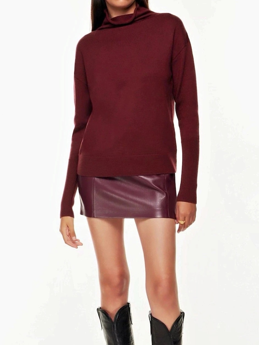 Aritzia Wilfred Cyprie sweater 100% merino wool in spiced burgundy size small